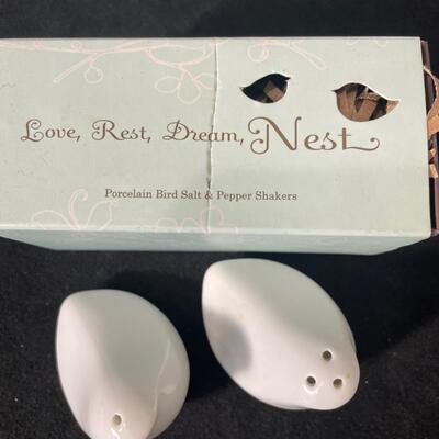Lot 111 Kitchen Accessories