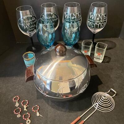 Lot 121 Barware with Vintage Ice Bucket