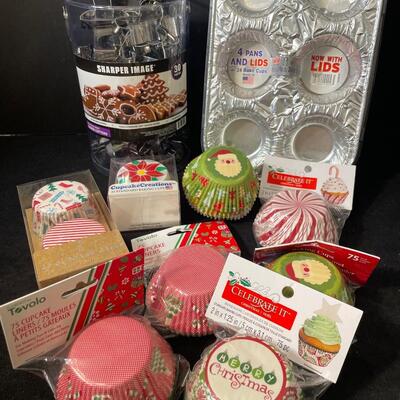 Lot 125 Baking Items