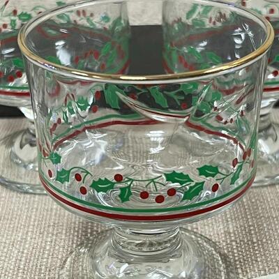 Set of 7 VTG Arby's Christmas Collection Holly Berries