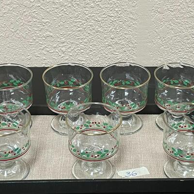 Set of 7 VTG Arby's Christmas Collection Holly Berries