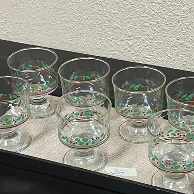 Set of 7 VTG Arby's Christmas Collection Holly Berries