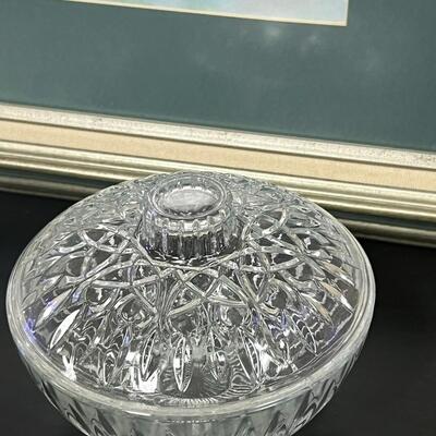 Bowls and decorative Crystals