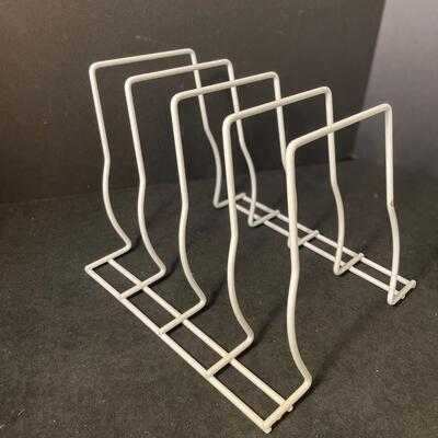 Lot 132 Kitchen Organizing Items