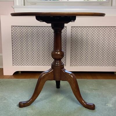 L1028 Vintage Cherry Tilt Top Table