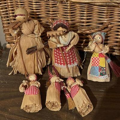 Vintage Set of 6 Cute Cornhusk Dolls
