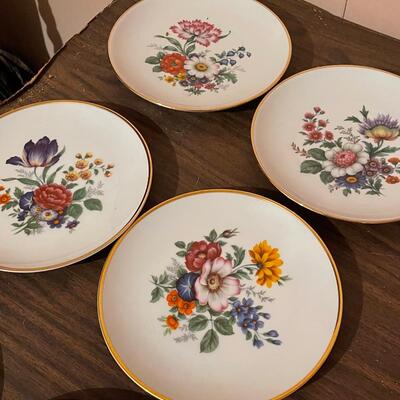 Set of Six Woodbury Woodware Hand Turned Floral Plates