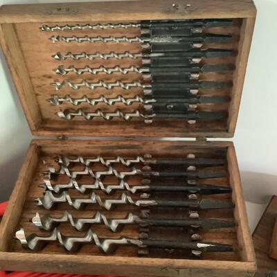 G1107 Toolbox & Tool LOT