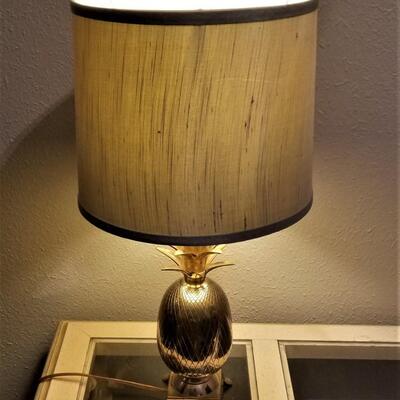Lot #12  Stylish Decorator Pineapple Table Lamp