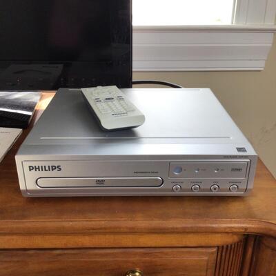 B1050 32" Sony Bravia LCD Tv & Phillips DVD plater