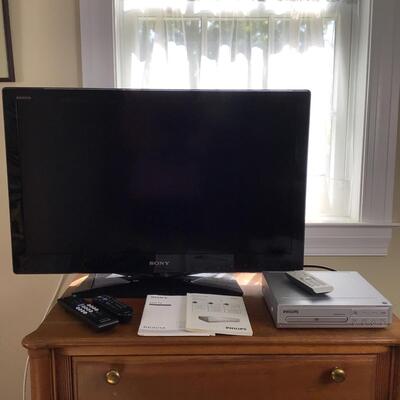 B1050 32" Sony Bravia LCD Tv & Phillips DVD plater