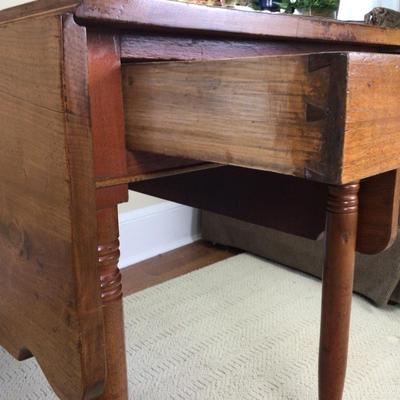 B1075 Antique Dropleaf Pembroke Side Table