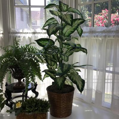 B1079 Vintage Artificial Plants and Dried Arrangements