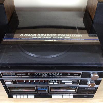 B1086 Vintage Sanyo Stereo Music System