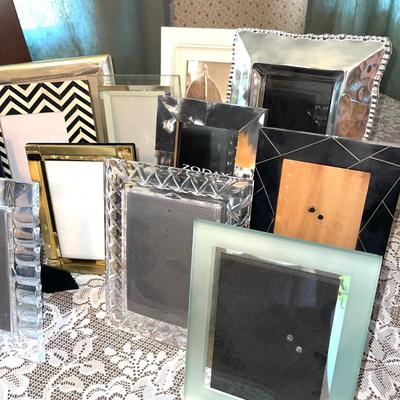 LOT 84  GROUP OF STANDING PICTURE FRAMES VARIOUS MATERIALS