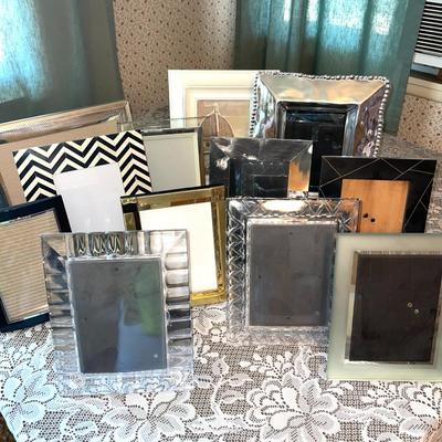 LOT 84  GROUP OF STANDING PICTURE FRAMES VARIOUS MATERIALS
