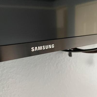 Lot 190 Samsung 30"