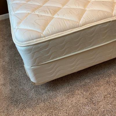 Lot 196. Queen Mattress set