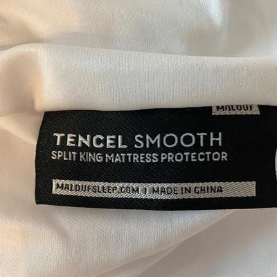 Lot 207. Split King Mattress Protector