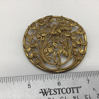 Beautiful Vintage Gold Tone Brooch