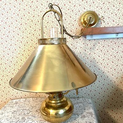 LOT 91   HANGING LIGHT FIXTURE WIRED BRASS OIL LAMP W/BRASS SHADE