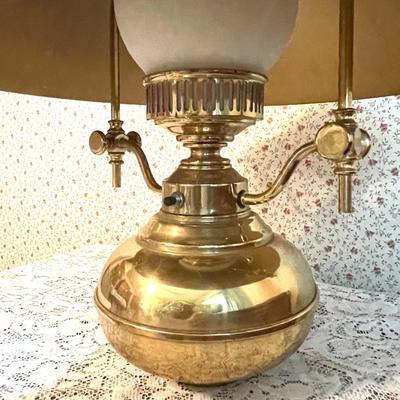 LOT 91   HANGING LIGHT FIXTURE WIRED BRASS OIL LAMP W/BRASS SHADE