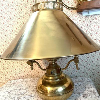 LOT 91   HANGING LIGHT FIXTURE WIRED BRASS OIL LAMP W/BRASS SHADE