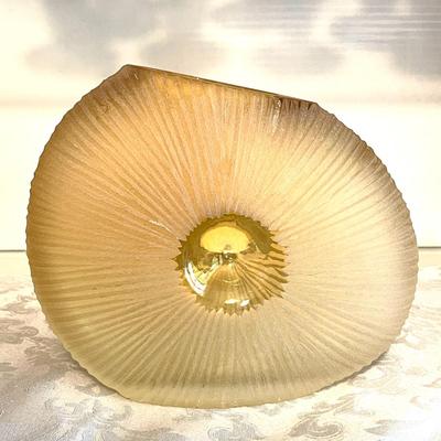 LOT 94   MODERNIST BLOWN GLASS ASYMMETRICAL ROUND FLAT ART GLASS VASE