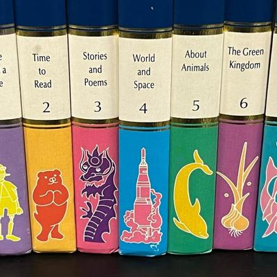 Childcraft How and Why Library Collection and Dictionary
