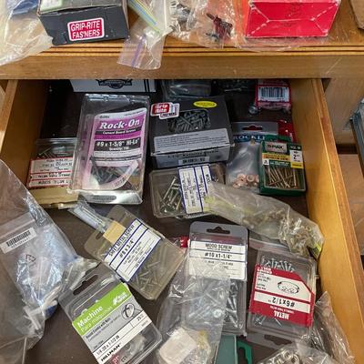 Lot 56. Assorted Screws