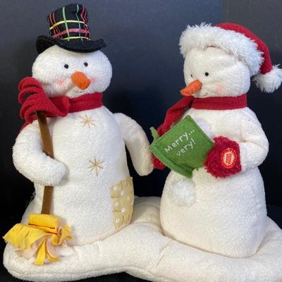 Lot 282. Christmas Decor