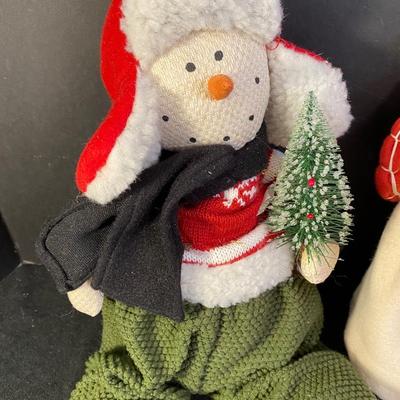 Lot 283. Christmas Decor
