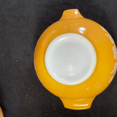 Lot 307. Vintage Pyrex 3 Bowl Set