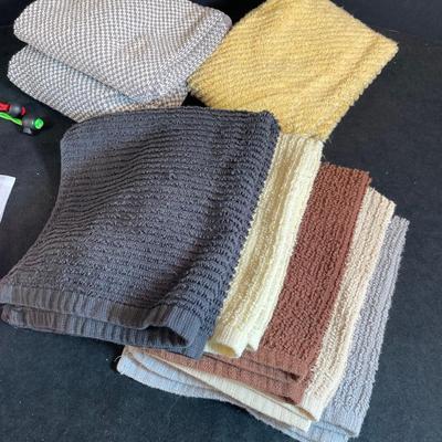 Lot 316. Produce Bags and Kitchen Towels
