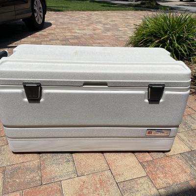 Lot 81. Igloo Cooler 94 Qt.