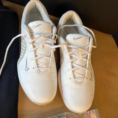 Lot 83 Women's Nike Golf Shoes sz 9