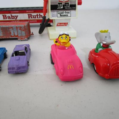 #18 3 HO train cars, and misc. cars