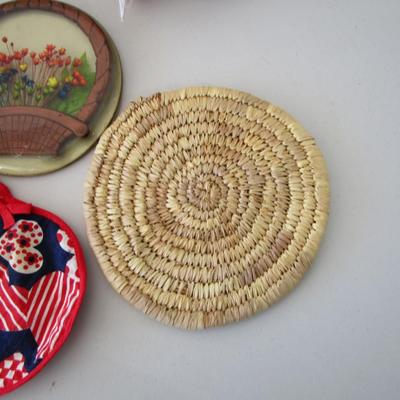 #42 Trivits, placemats and napkin rings