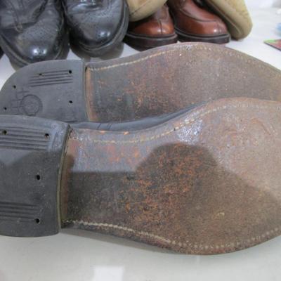 #48 Men's shoes size 8.5 2 pair