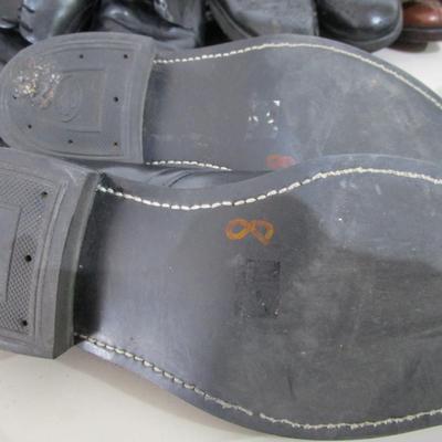 #48 Men's shoes size 8.5 2 pair