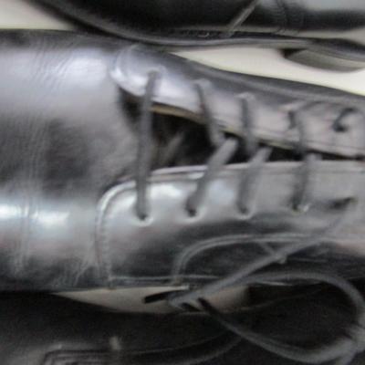 #48 Men's shoes size 8.5 2 pair