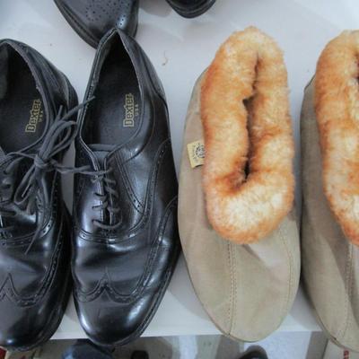 #52 Men's Dexter dress shoes and Old Friend's slippers, size 10