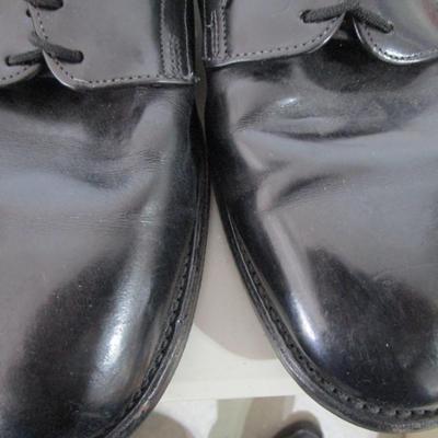 #54 1 pr Florsheim Size 10, and 1 pr of Braddock-Terry shoes Size 10W