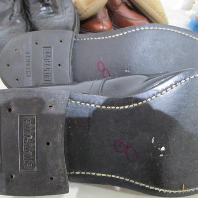 #54 1 pr Florsheim Size 10, and 1 pr of Braddock-Terry shoes Size 10W