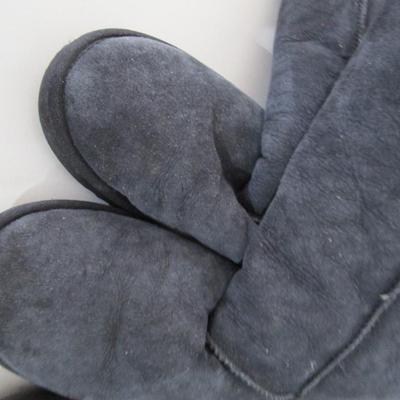 #57 Women's Boots and Sloggers size 10