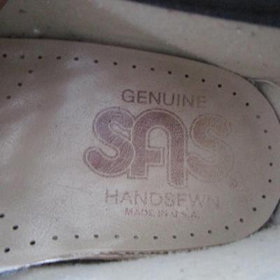 #58 Women's shoes size 10