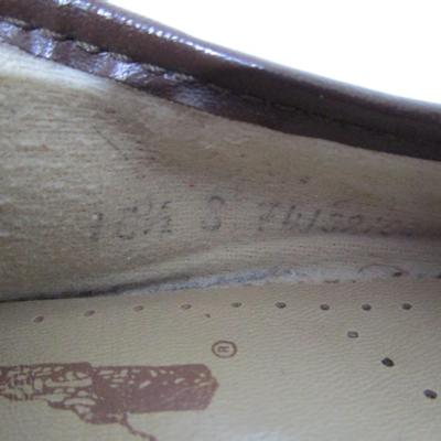 #60 Women's shoes size 10.5