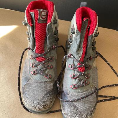 Lot 126. Women's Hiking Boots sz 9