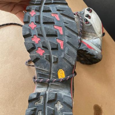 Lot 126. Women's Hiking Boots sz 9
