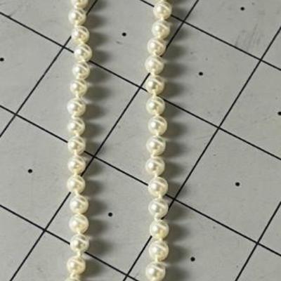 FINE Strand of Graded Pearls with a 14K Clasp 